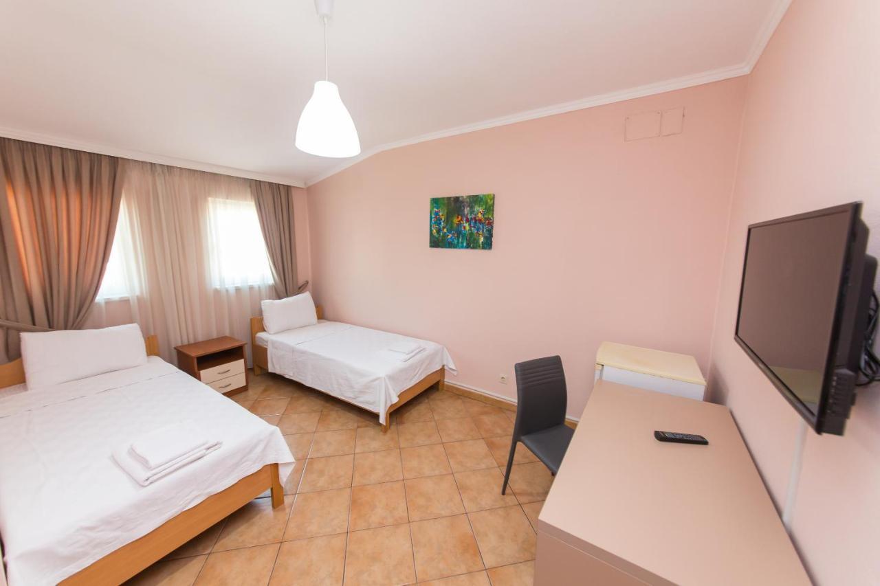 Hotel Heritage Tirana Exteriör bild